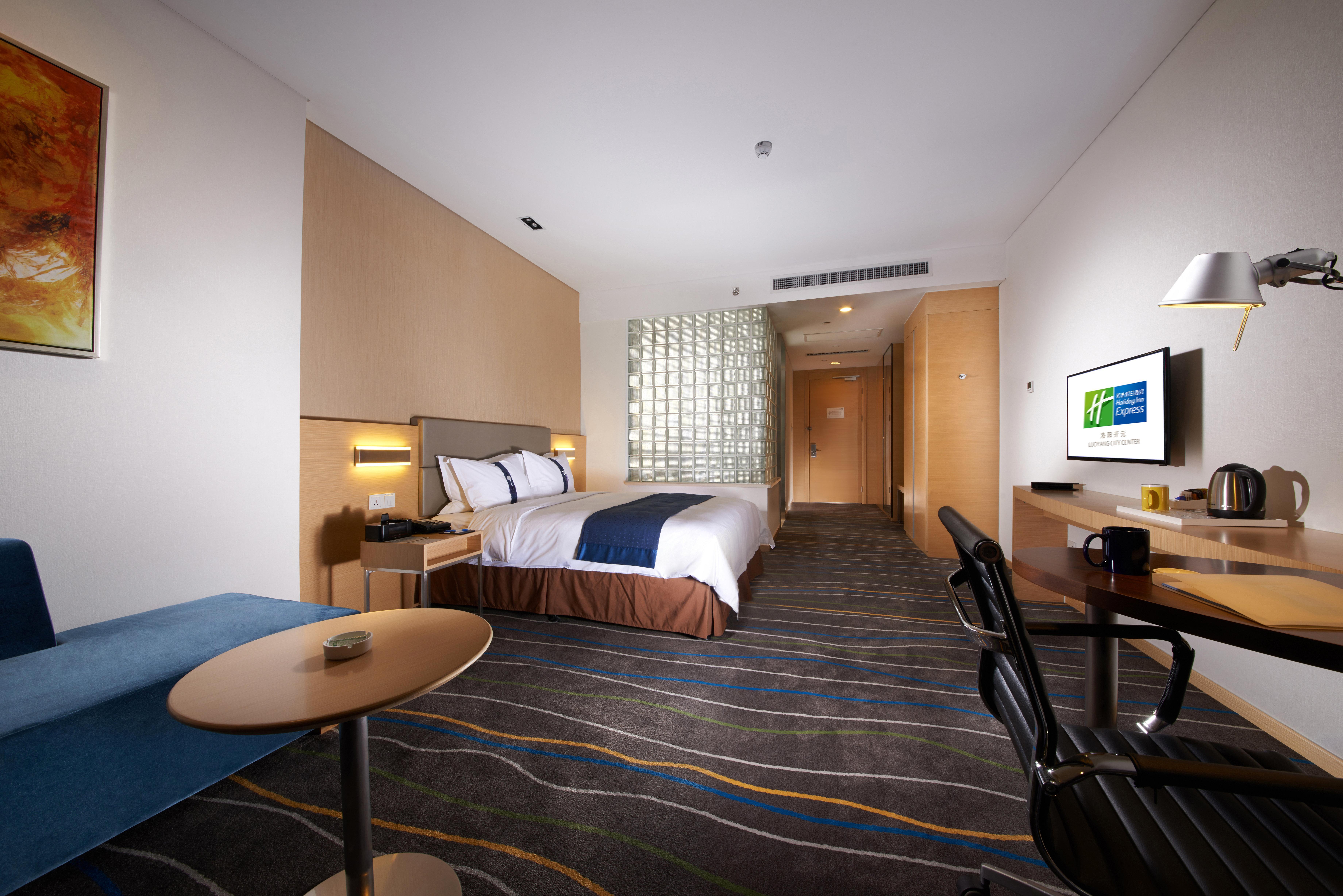 Holiday Inn Express Luoyang City Center By Ihg Exterior photo