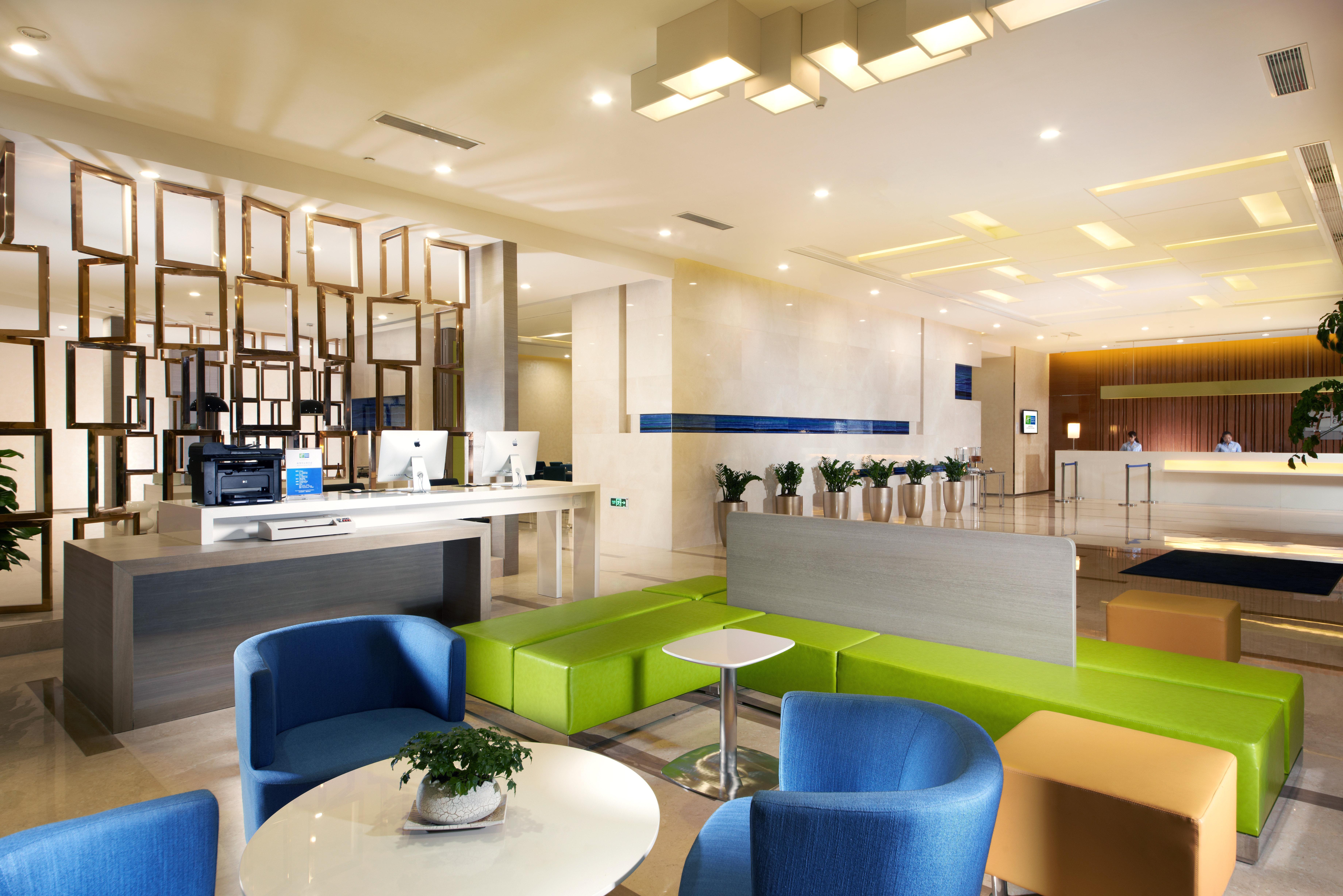 Holiday Inn Express Luoyang City Center By Ihg Exterior photo